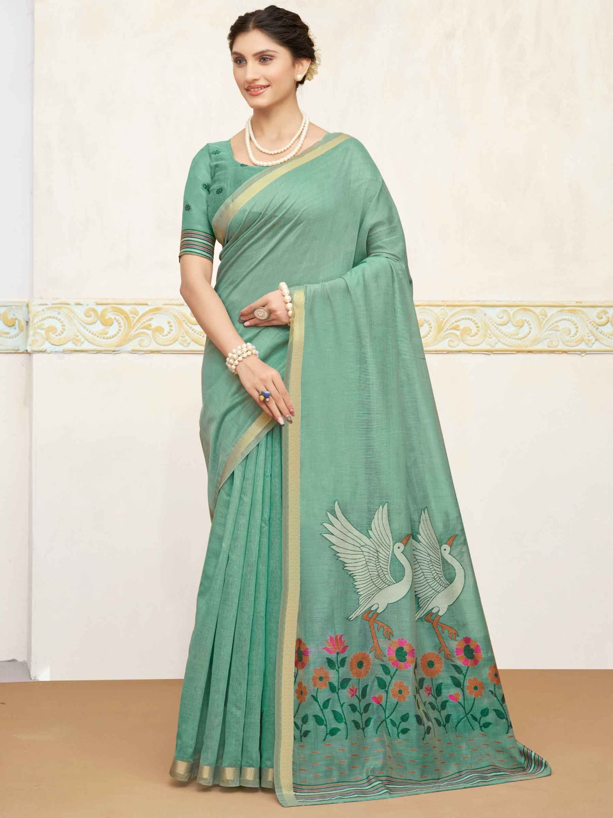 GHOOMAR 102 -Hansika